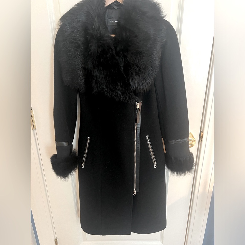 NWOT Mackage shearling, wool/cashmere coat with leather details